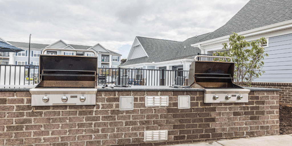 Buckhill-Village-Grills